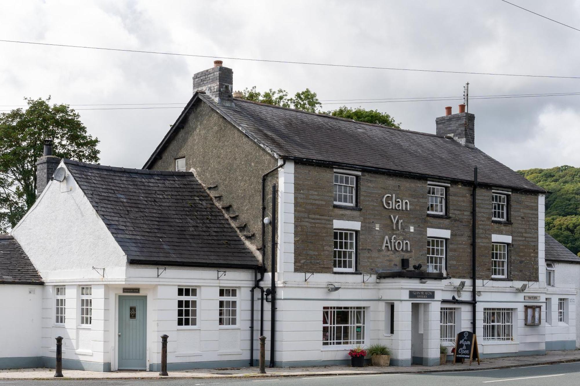 Glan Yr Afon Hotel Pennal Buitenkant foto
